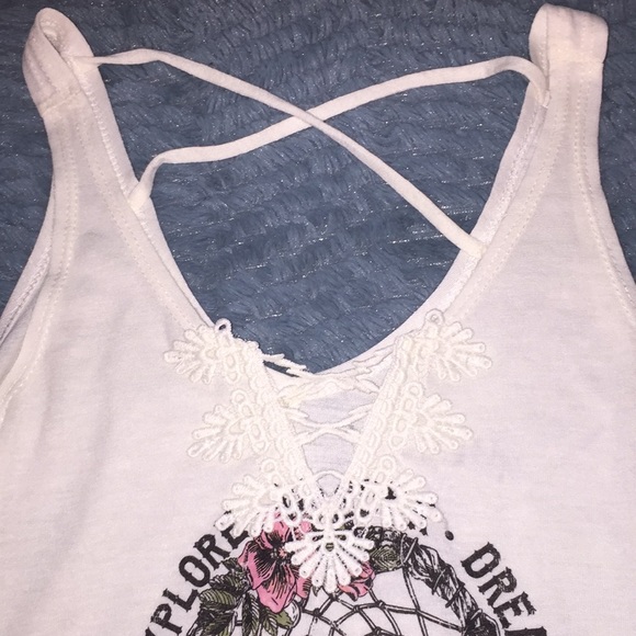 Explore and Dream Tank w/ Dream Catcher - Picture 3 of 4